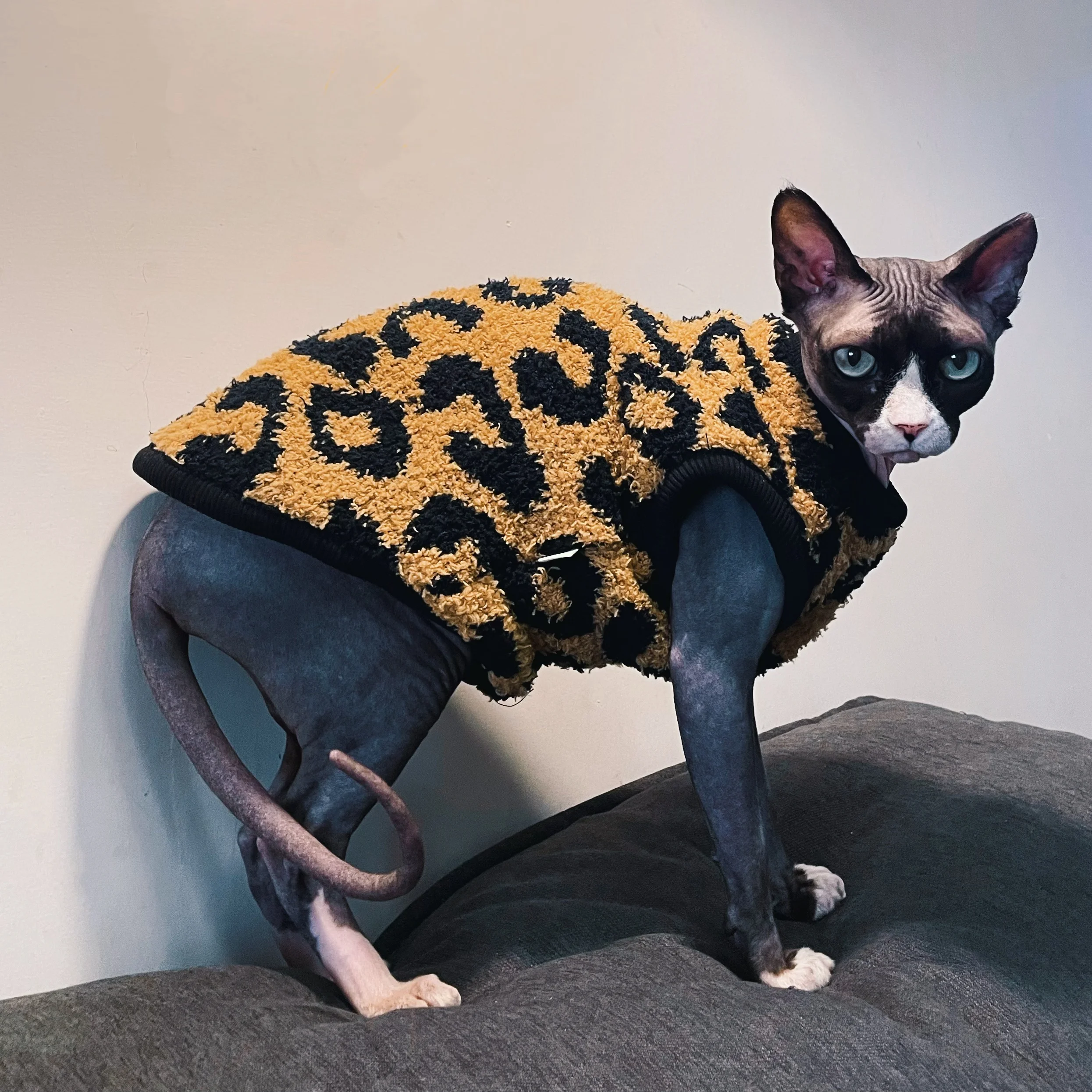Brwon Leopard Fleece Coat for Hairless Cat Winter Soft Warm Short Sleeves Vest for Devon Rex Dark Color Sweater for Sphynx Cat