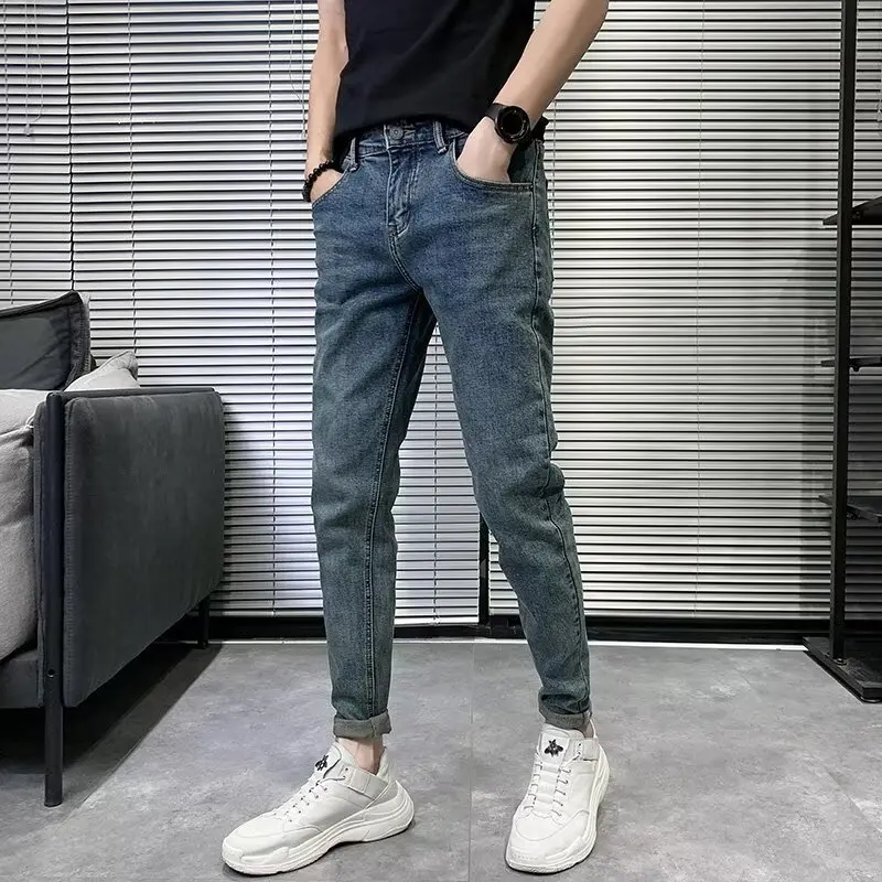

Модные мужские джинсы слим-фит в американском винтажном стиле, повседневные, с эффектом потертости, осенние, зауженные к низу, в стиле INS, для отдыха, укороченные (до щиколотки)