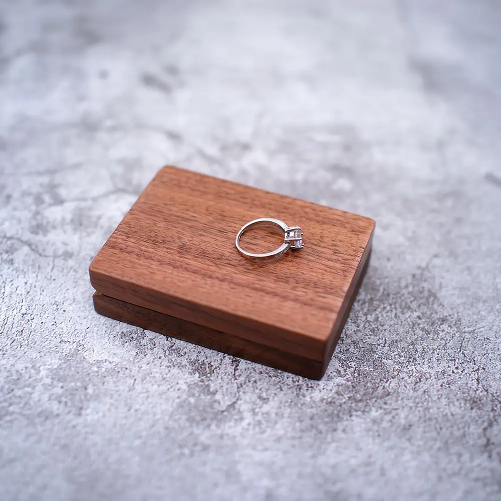 Luxury Walnut Wood Rotating Ring Organizer Box Wedding Proposal Engagement Jewelry Storage Case Decorative Holder