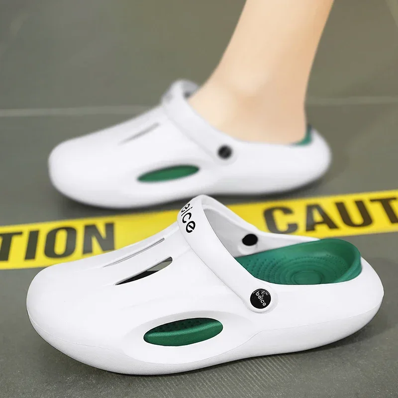 Alta qualidade novos homens ao ar livre sandálias chinelos praia confortável tamancos macios mulheres sapatos casuais sapatos de jardim dos homens sandálias de praia