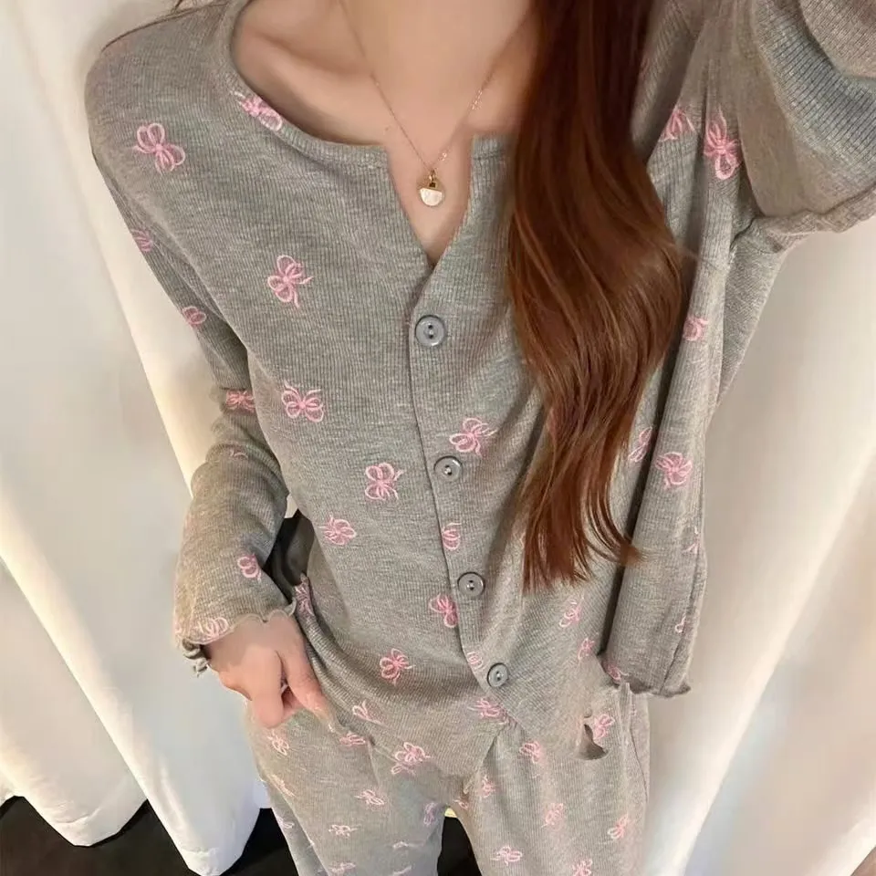Koreanischer Stil, grauer Blumen-Pyjama für Damen, Frühling und Herbst, neues, süßes und lässiges, langärmliges, lockeres zweiteiliges Set für zu Hause – Detail 3