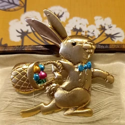 Women Men Fashion Gold Color Easter Bunny Rabbit Enamel Badges Brooch Vintage Style Lady Classic Retro Cute Animal Pin Buckles