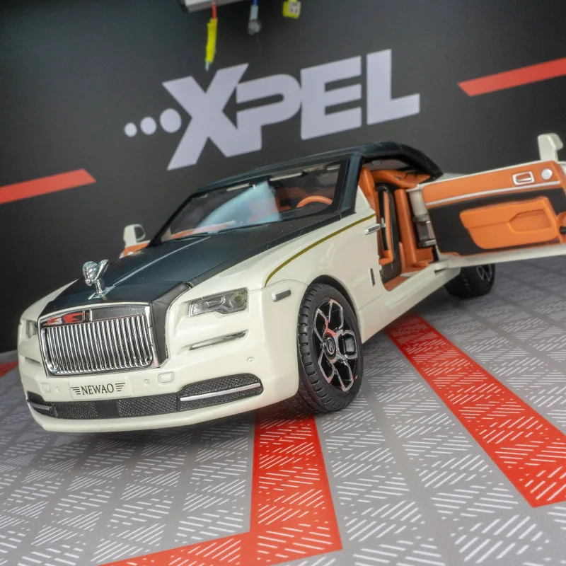 

1:24 модель автомобиля из сплава Rolls Royce, маятник, звук и свет возвращения мощности, детская игрушка, открывающиеся двери