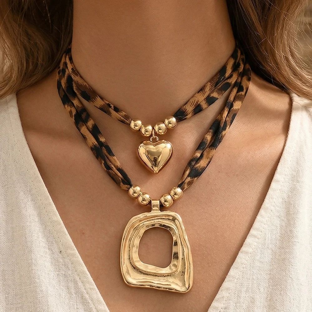 Y2K Leopard Print Layered Choker Necklace Gold Tone Heart Hollow Pendant Adjustable for Women Daily Party Vacation Wear