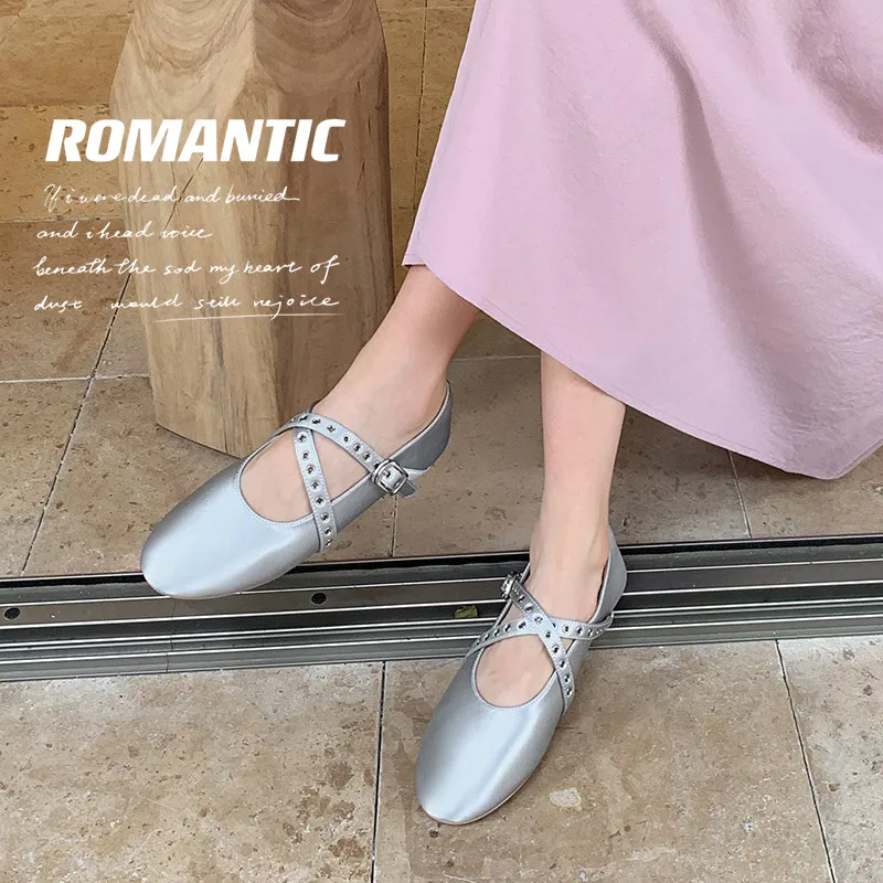 

MKKHOU's new original niche retro French round head hollow rivet cross tie Mary Jane single shoes