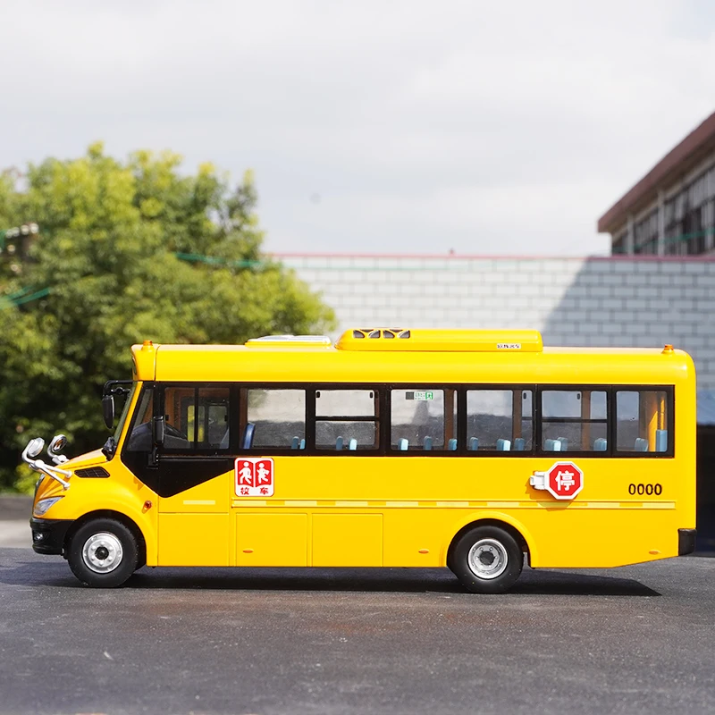 

1:26 Оригинальная модель школьного автобуса Foton Ouhui, модель американского школьного автобуса из сплава