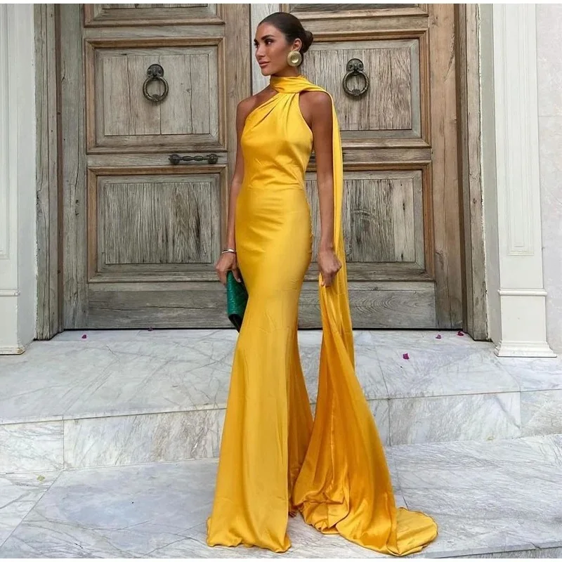 

Yellow Satin Long Dress Women Sexy Halter Beackless Slim Evening Party Dresses Summer Fashion Tassel Sleeveless Maxi Dress 2024