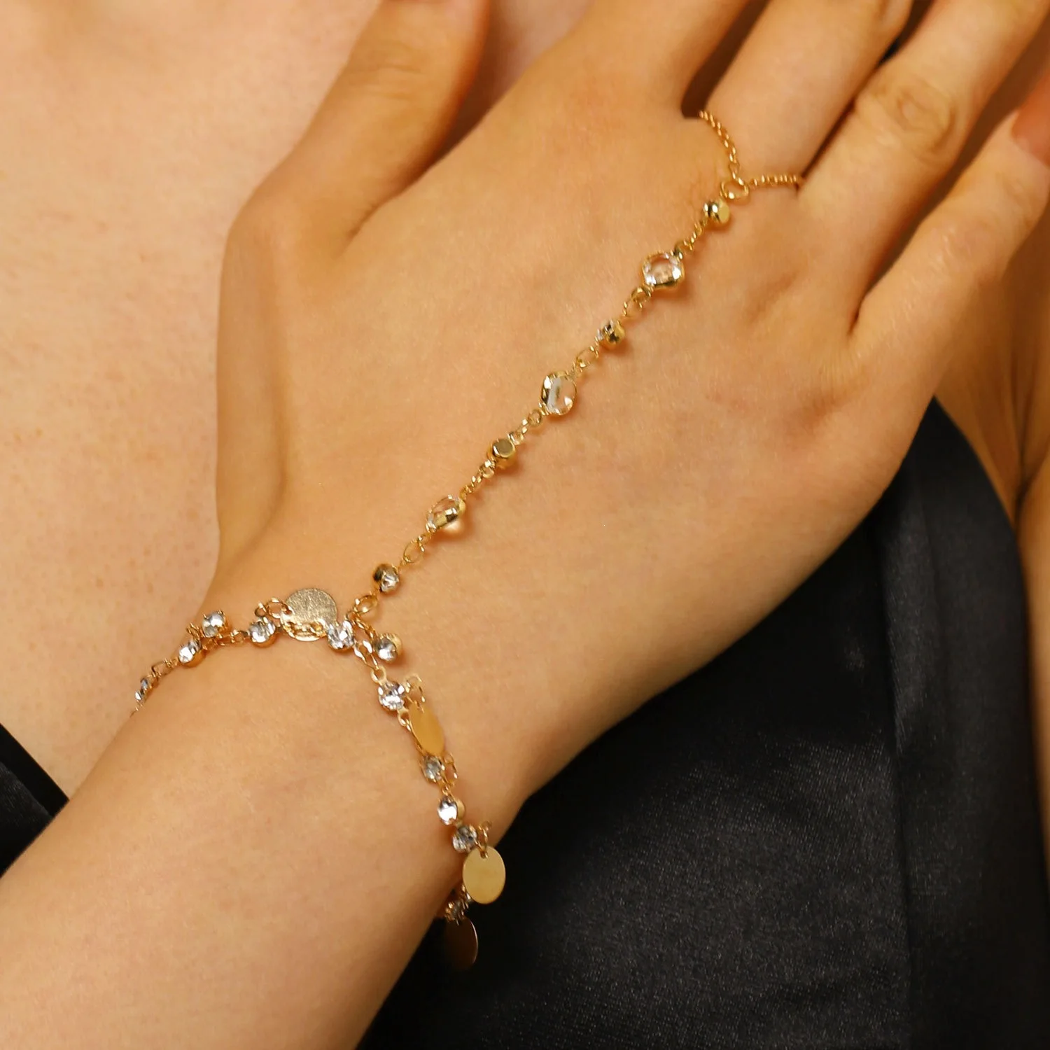 Böhmisches Zirkon-Pailletten-Quasten-Fingerarmband für Frauen Glänzende Strassbesetzte Fingerkette Trendiges Accessoire Geschenke – Detail 3