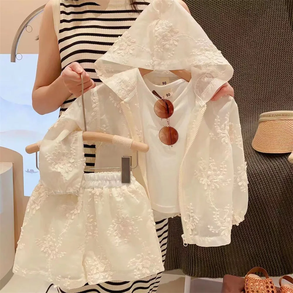 Childrens Sets New Girls Lace Embroidery Hooded Sunscreen Coat Shorts Vest Three Pieces Summer Simple Fashion 2024