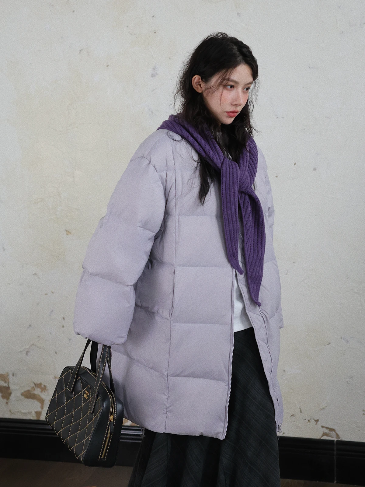 

Женское зимнее утепленное пуховое пальто из 90% пуха, свободного кроя, мягкое, теплое, средней длины, на молнии, с длинными рукавами