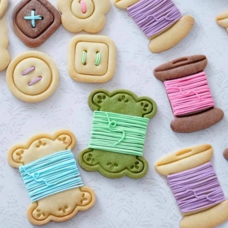 Button Shaped Cookie Mold Thread Spool Shaped Cookie Cutter 3D Biscuit Mould Pressable Fondant Stamp Cake Decor Baking Supplies