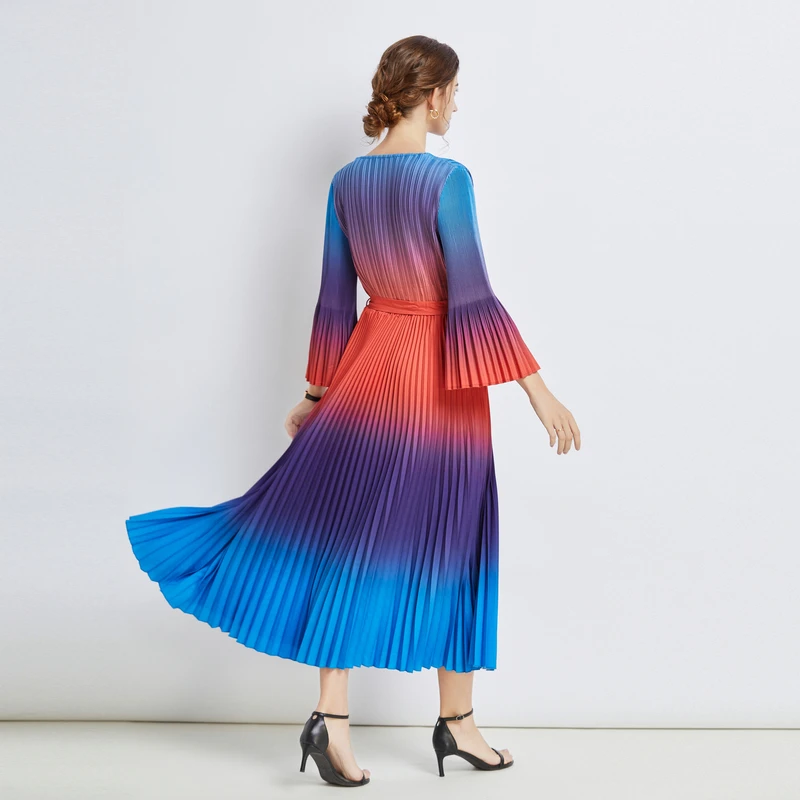 Pleated Skirt 2023 Autumn O-Neck Loose Size Long Sleeve Elastic Magic Skirt Gradient Printing Belt Slim Knee LengthDress