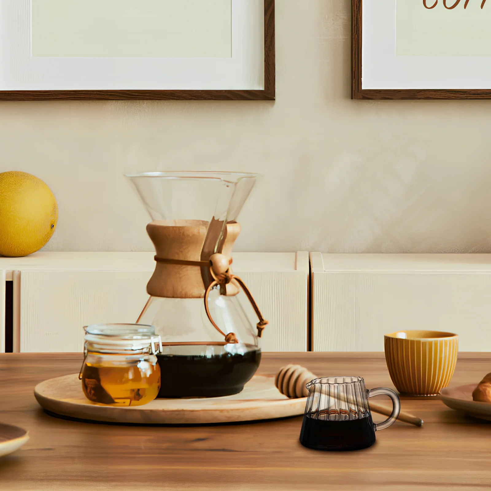 

Glass Milk Jug High Borosilicate Creamer Pitcher Polished Surface Milk Frother Cup Versatile for Home Cafe Restaurant Use