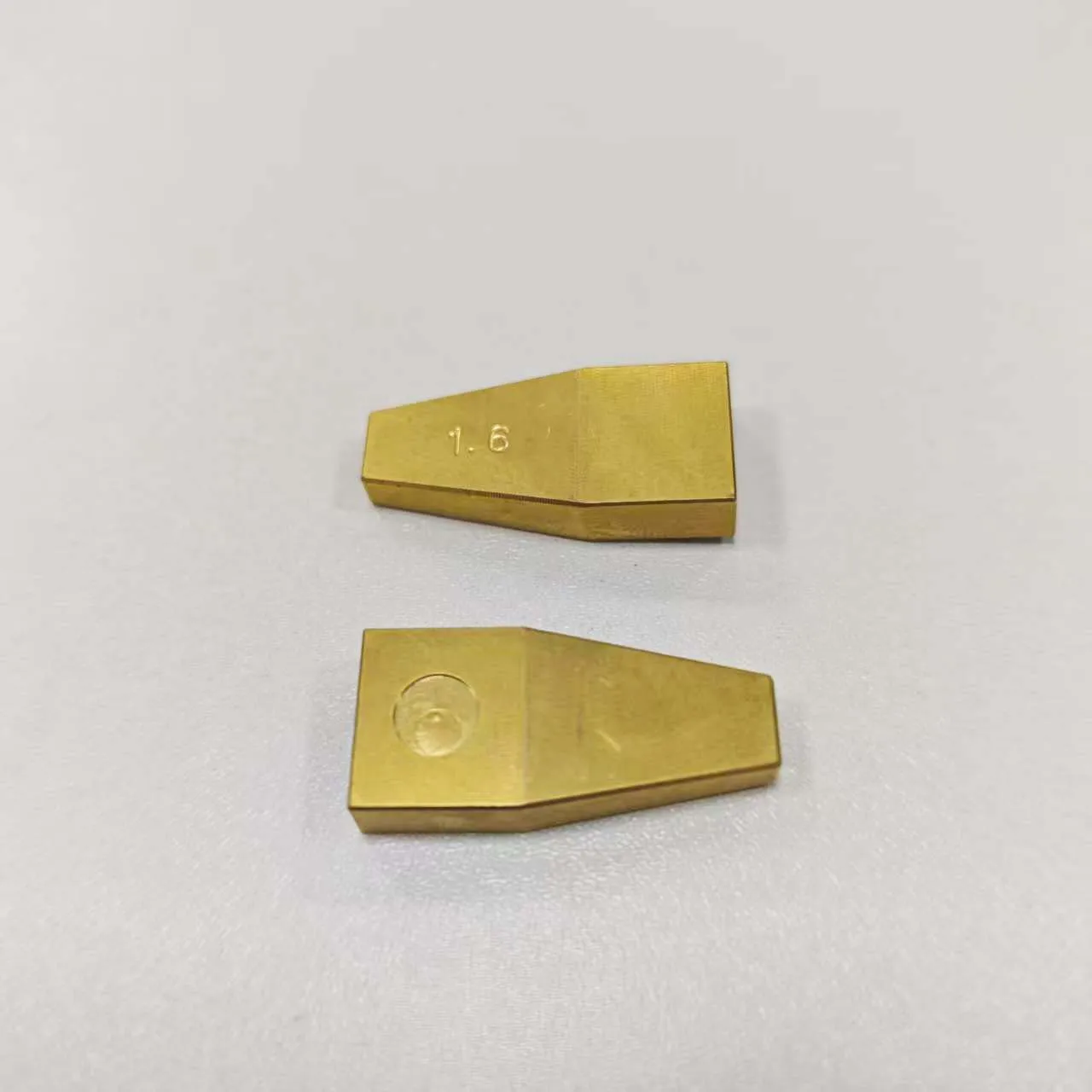 Relfar Laser Welding Head Double Guide Wire Nozzle FWS-02A Wire Feeder Accessories 2-Wires For FWH20-S20C FWH30-D20C FWH30-DS20E