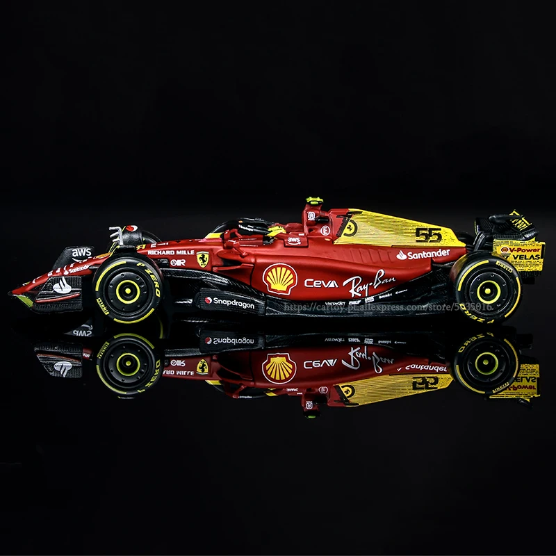 Bburago 1:43 2022 F1 Ferrari F1-75 75th anniversary 16#Leclerc 55#Sainz Formula One Car Model With Helmet Acrylic Box Alloy Car