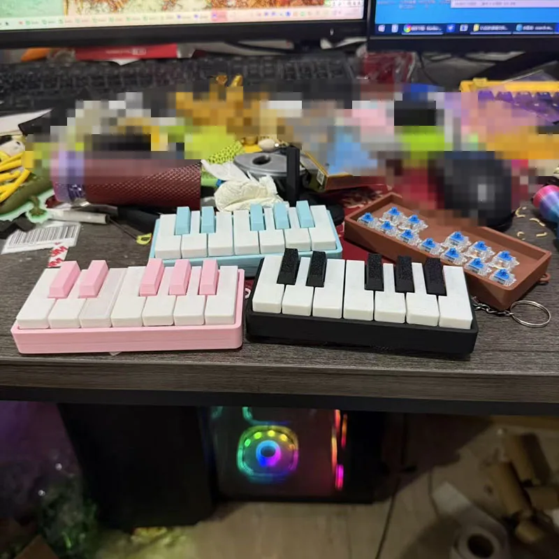 3d Printed Piano Stress Clicker Keychain Novelty 12-Key Press Fidget Piano Charm Keyring Plastic Click Sound Effect view 3