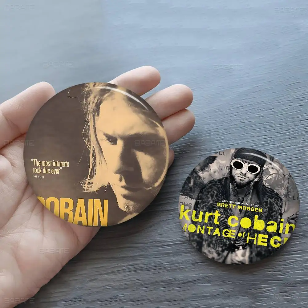 حار N-NirvanaS K-Kurt 58 مللي متر لطيف أنيمي الشكل أيقونة شارة اليدوية صفيح بروش لحقيبة الظهر الملابس الصدر حلية الهدايا