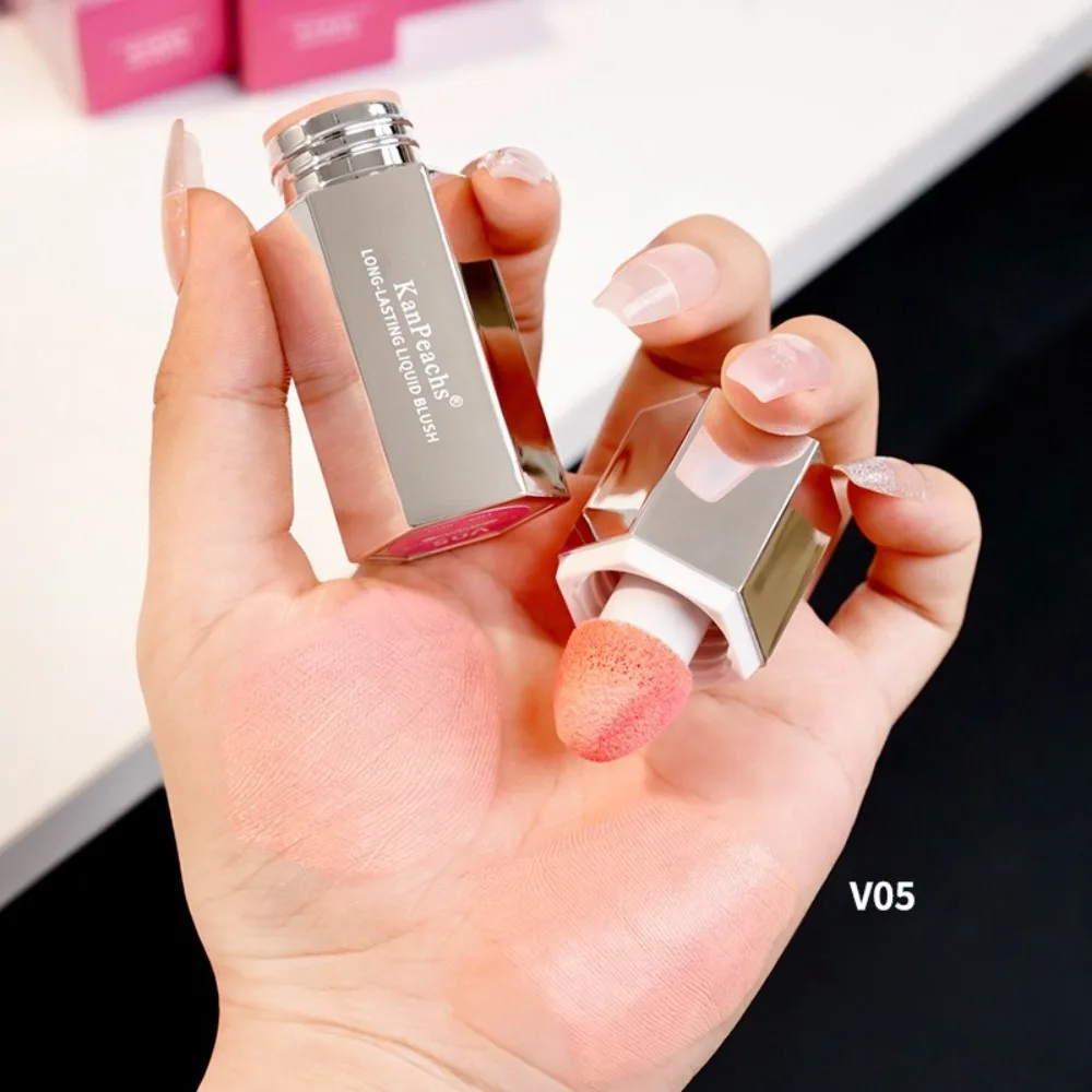 Nieuwe multifunctionele vloeibare blusher Langdurige waterdichte blush make-up met sponstip Wangen Vloeibare blush crème make-up cosmetica