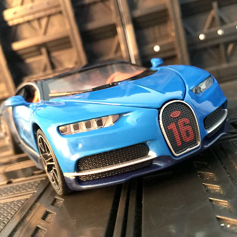 

1:32 Bugatti Chiron alloy car model ornaments acousto-optic pull back openable toys children's gifts