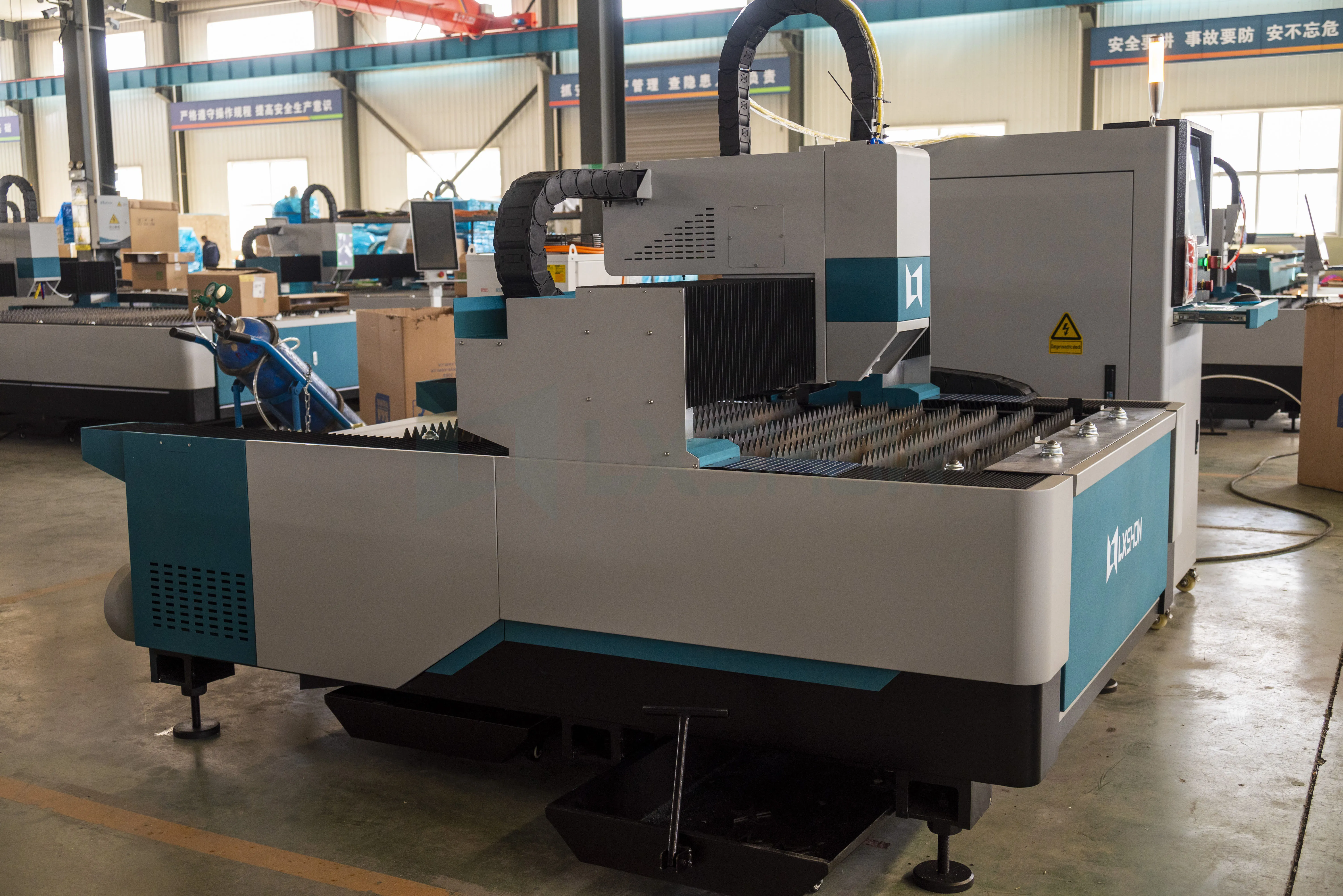 1510 Small Fiber Laser Cutting Machine for Steel Plate Cnc Fiber Laser Cutting Machine