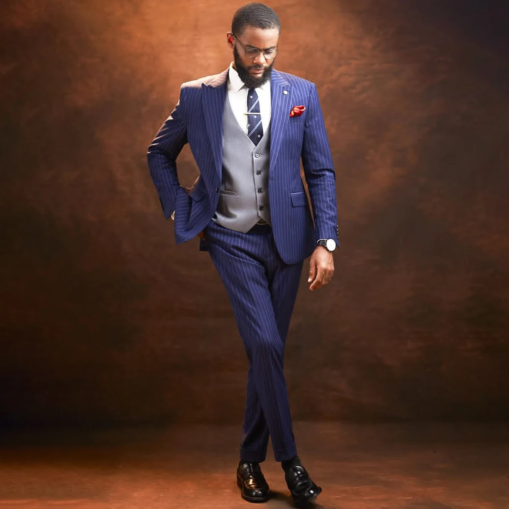 

Fashion 3 Piece Men's Suits Customized Pinstripe Single Breasted Peak Lapel Slim Fit Jacket Pants Vest Full Sets Chic Outfits