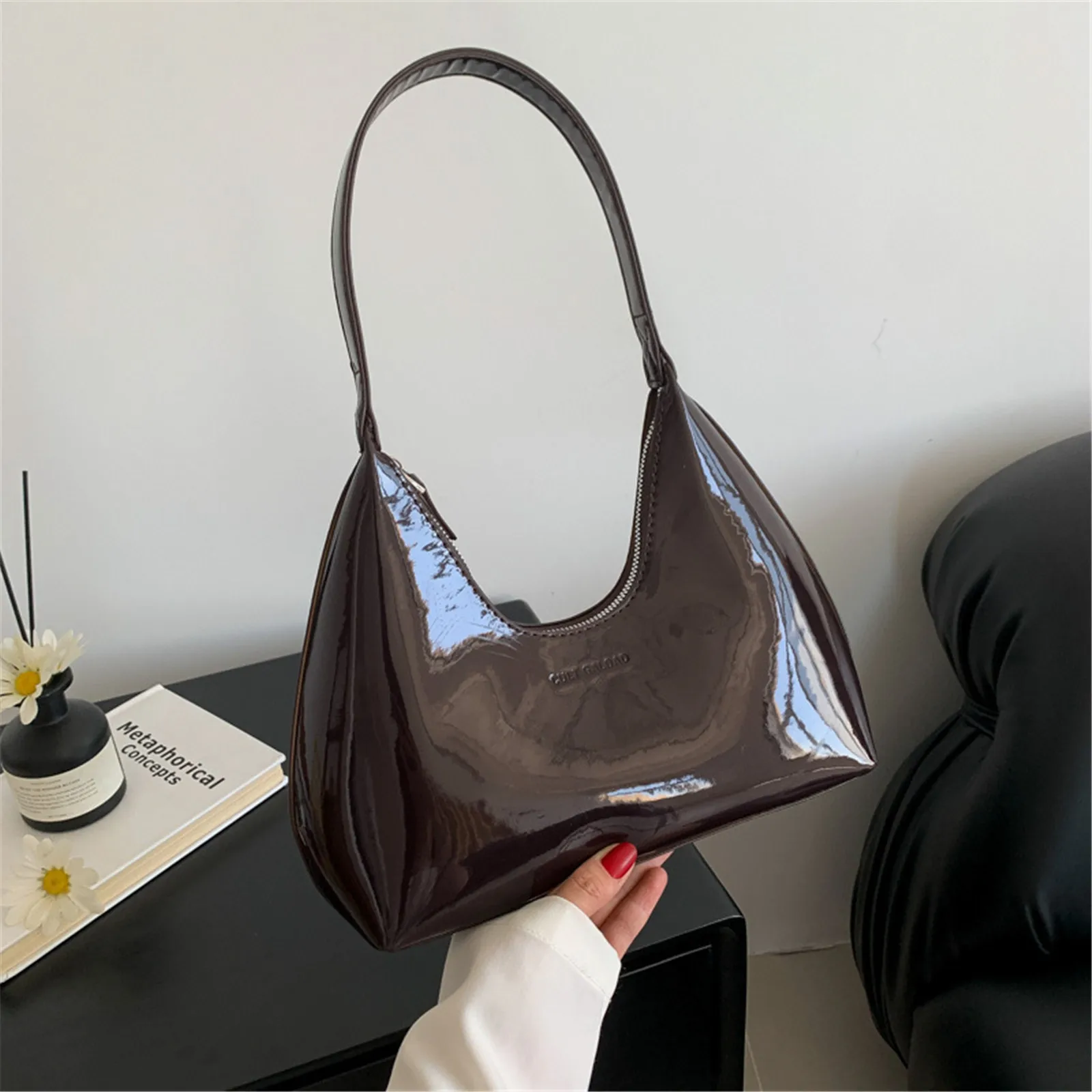 Trendy Designer Solid Shoulder Bags for Women Handbags and Purses 2024 New Fashion Patent Leather Underarm Ladies Tote Bags