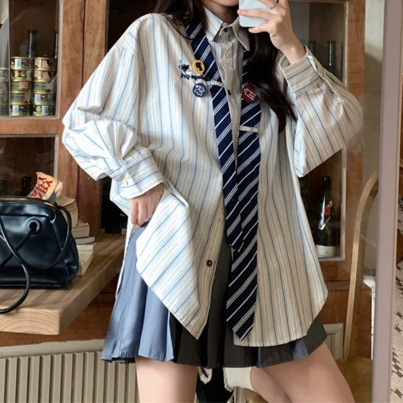 

Autumn Loose Striped Shirt Women's Vintage Shirt Design Sense Student Small Long Sleeve French Top