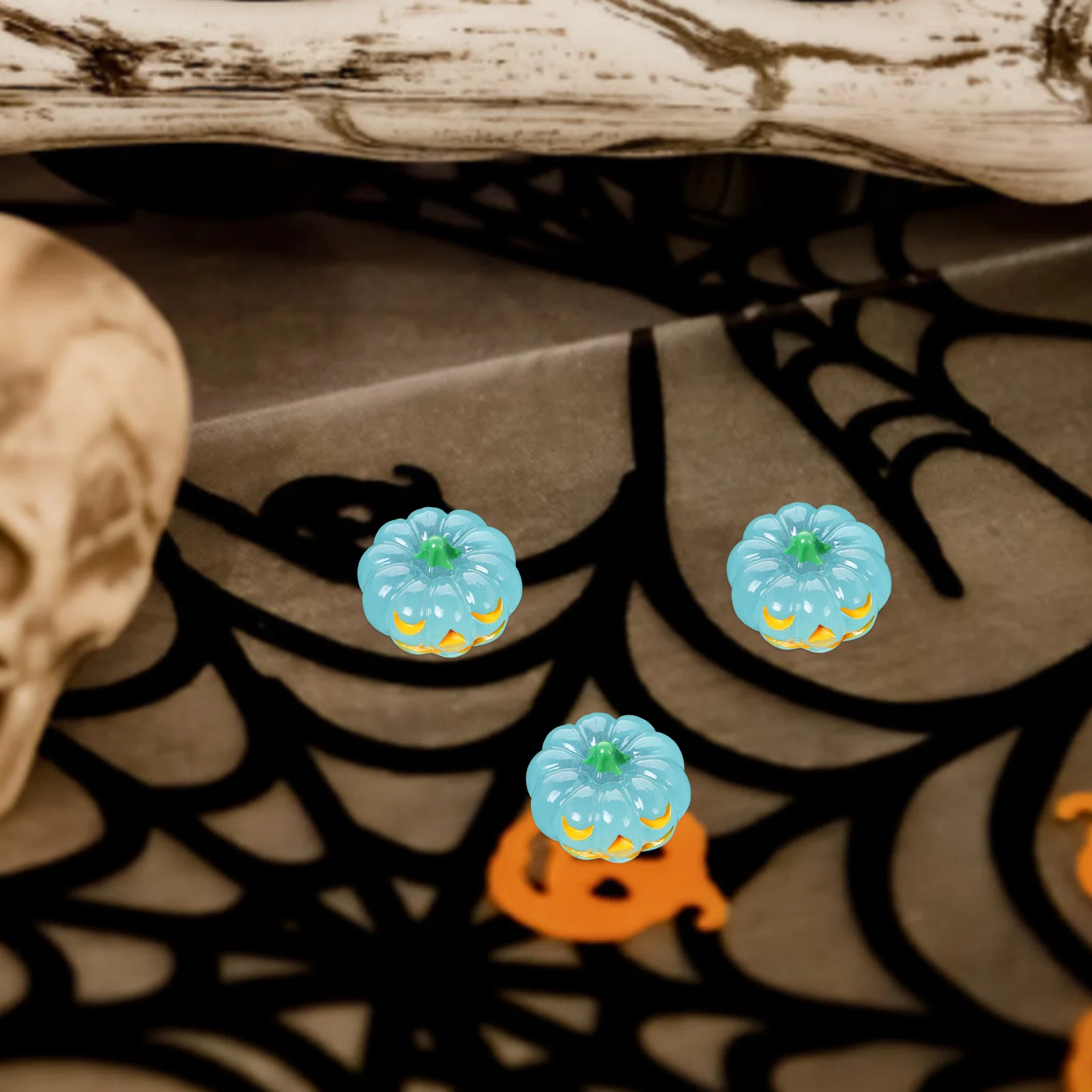 

3Pcs Glow-in-The-Dark Pumpkin Halloween Indoor Outdoor Decor Mini Fake Pumpkins Ornaments Porch Halloween Pumpkin Decorations