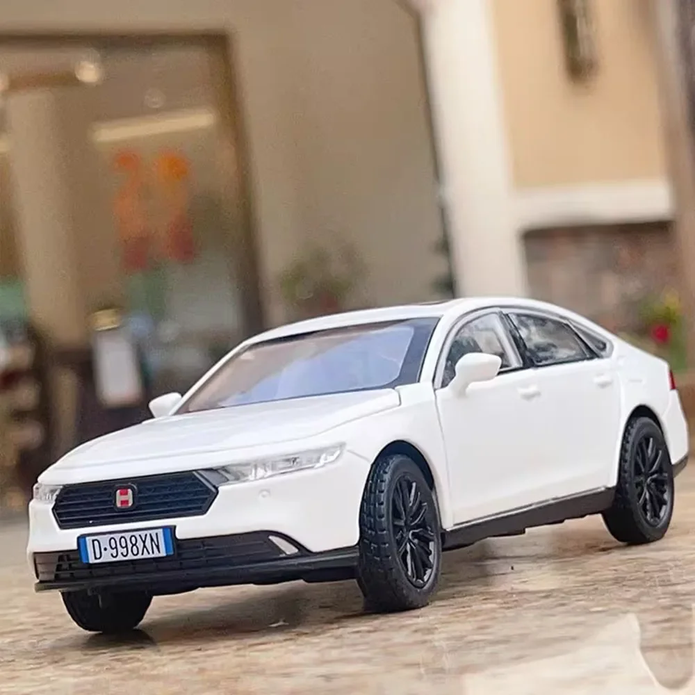 1:32 Honda Accord Toys Cars Miniature Models Alloy Diecast 6 Doors Opened Car Toy Sound Light Vehicles Collection Children Gifts