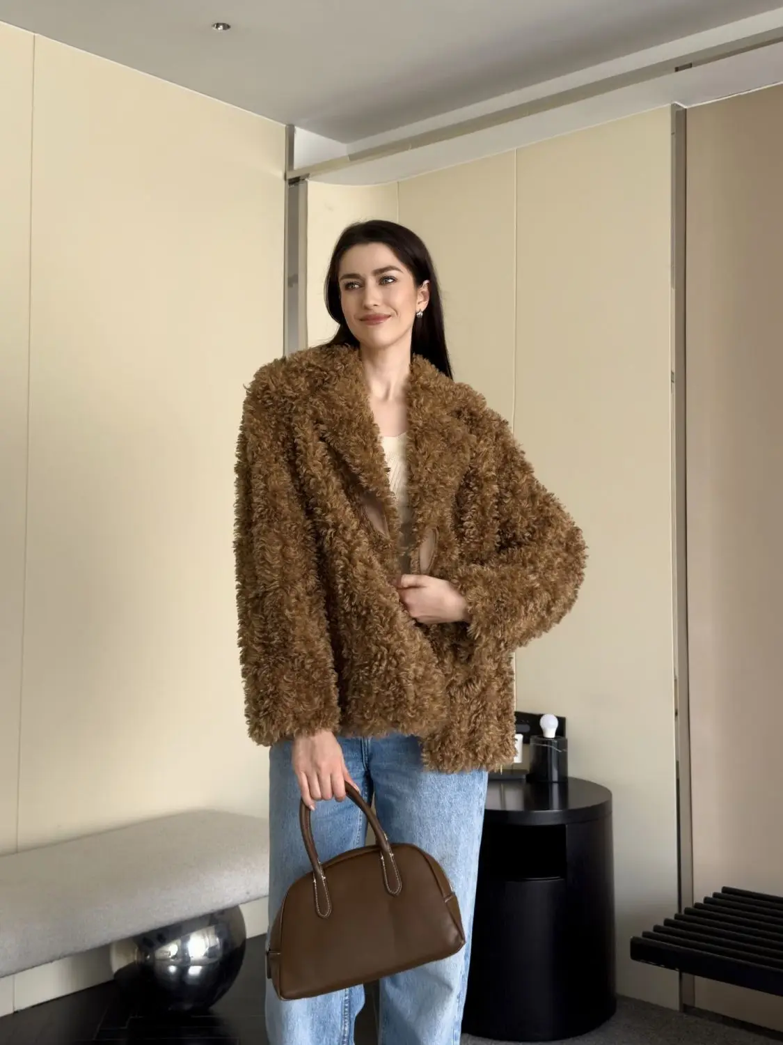 فرو صناعي لمعاطف المعاطف النسائية جودة متوسطة الطول حفل الشباب الكورية نمط وشاحات الورك سترة Abrigos الراقية صدرية OL