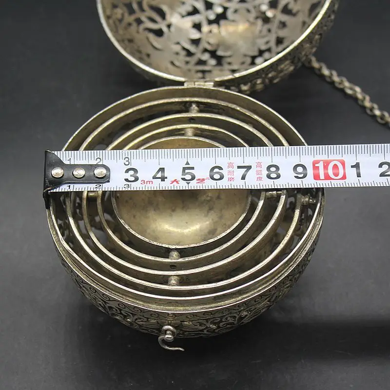 Antique Miscellaneous Collection Datang Zhenguan Annual Grape Incense Ball Balance Ball Large