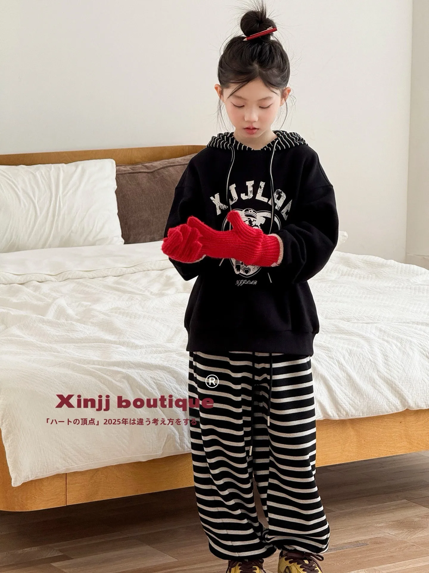 bora-children's-fce-lined-thiened-cartoon-dog-sweatirt-round-ne-jaet-winter-collection-2025-neutral-sle-kids-wear