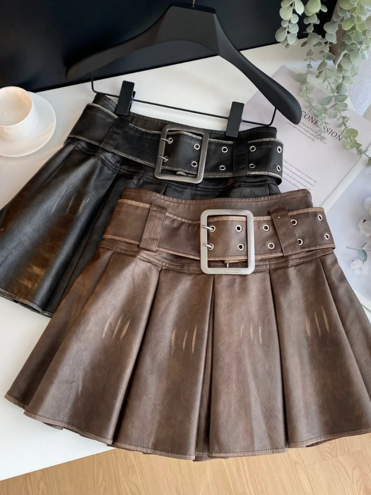 British Style High Waist PU Leather  Skirt Women's Slimming Vintage Design Commute A-Line Skirt Mid-Length Other Pattern