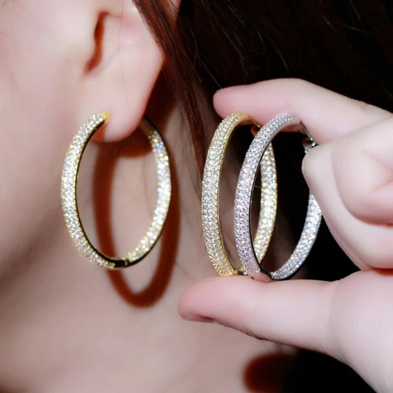 Huitan Women Sparkling Circle Earrings Silver Color/Gold Color Bling Cubic Zirconia Hoop Earrings Modern Fashion Female Jewelry