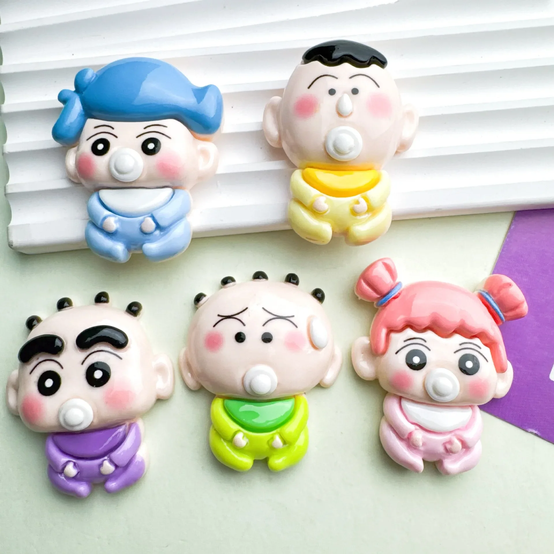 2pcs Medium and large cartoon pacifier crayon shin-chan resin flatback cabochons diy jewelry materials handmade crafts charms