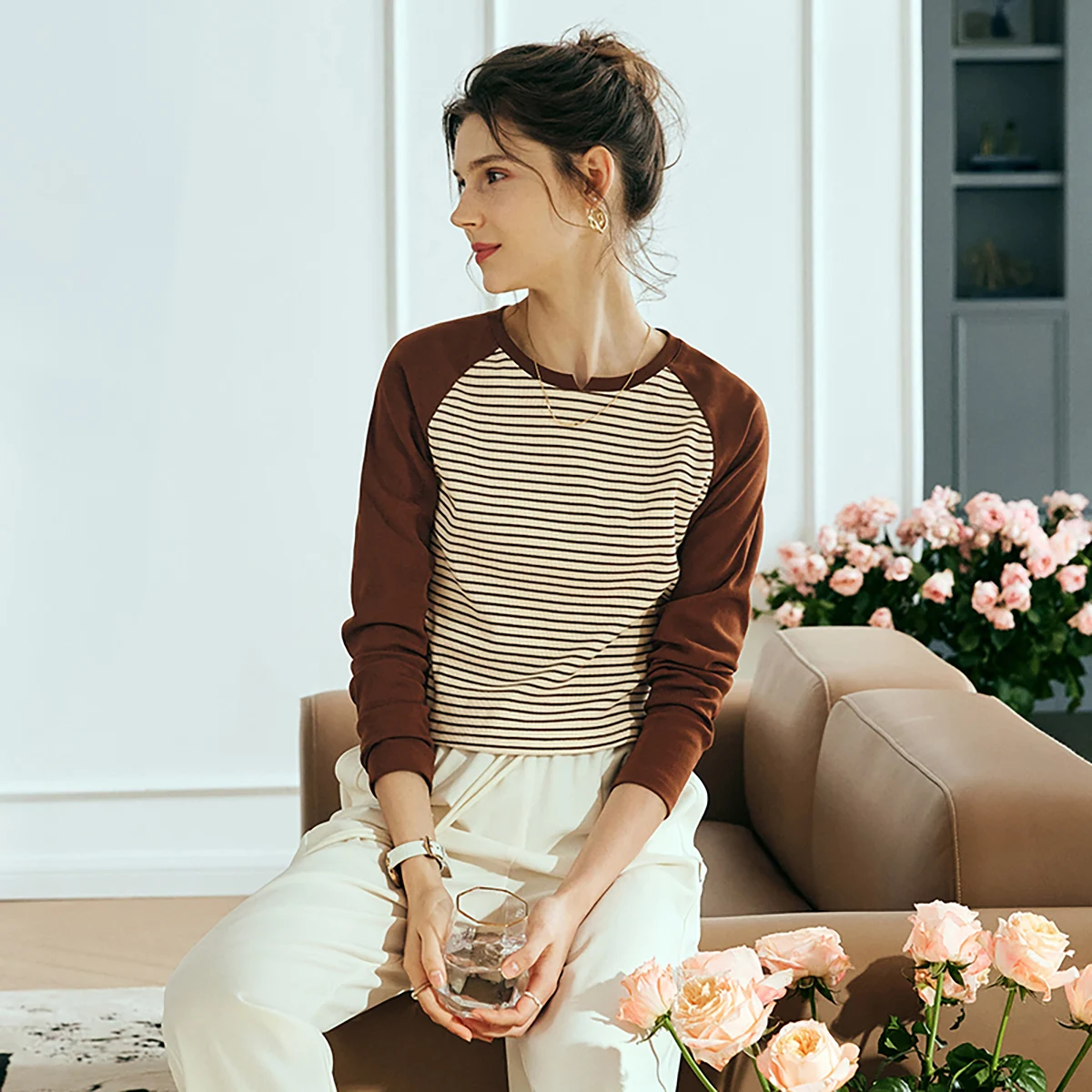 OLrain French Contrasting Striped Long-Sleeved T-shirt Women's Autumn 2025 New Retro Design Niche Splicing Top O23QT83009