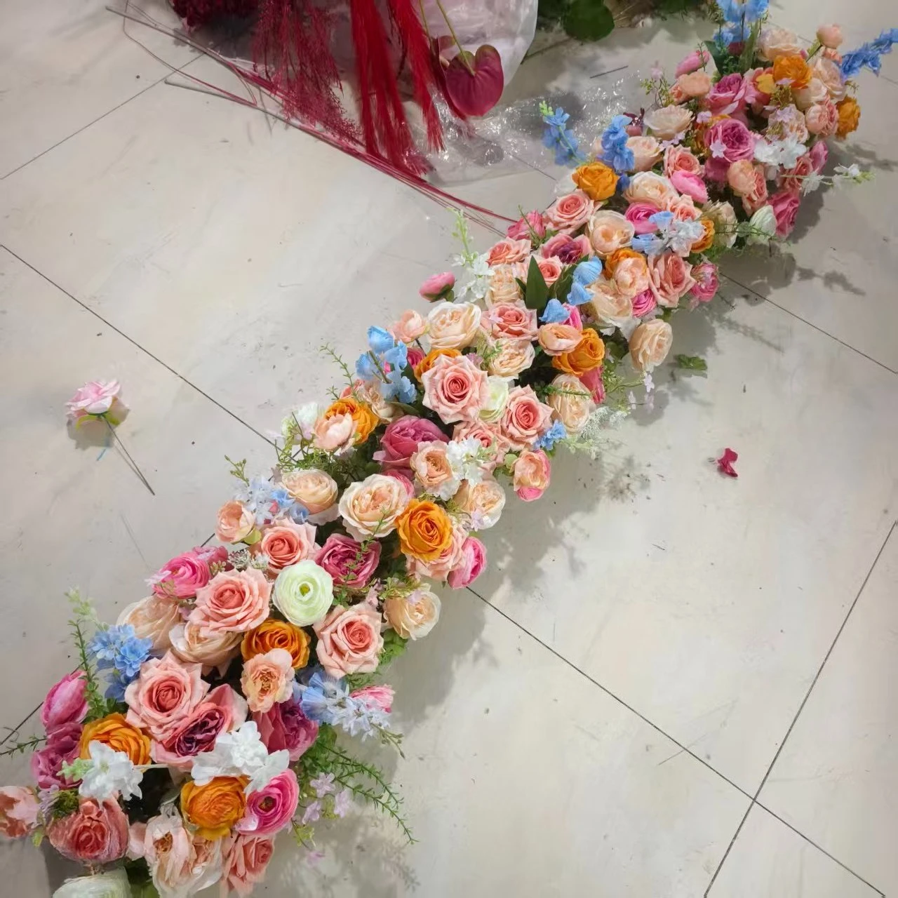 

Искусственные цветы: яркая цветочная композиция из роз для свадебного декора, украшение стола, фон для фотозоны, цветочная стена, дорожка из цветов, реквизит для вечеринок