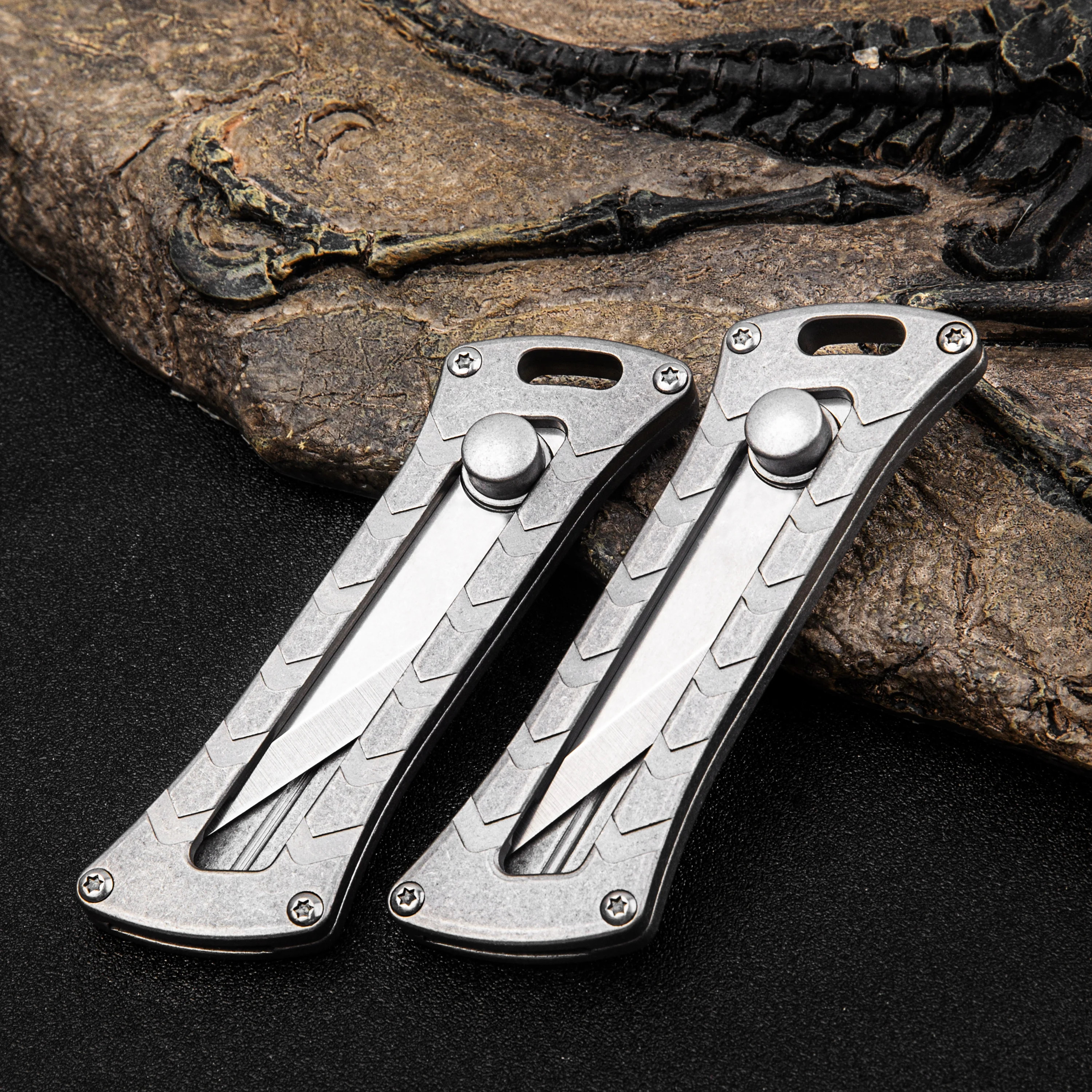 Titanium Alloy Utility Knife Push-Pull Retractable D2 Blade Cutting Tool Outdoor Portable Multifunction EDC With Pen Clip