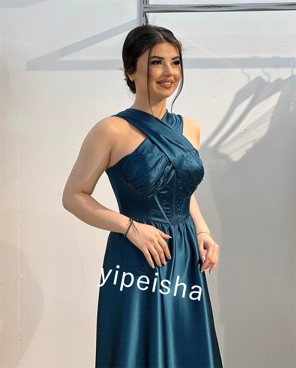 Vestido de noche Formal de satén con lentejuelas, vestido de ocasión a medida con cuello Halter, vestidos largos