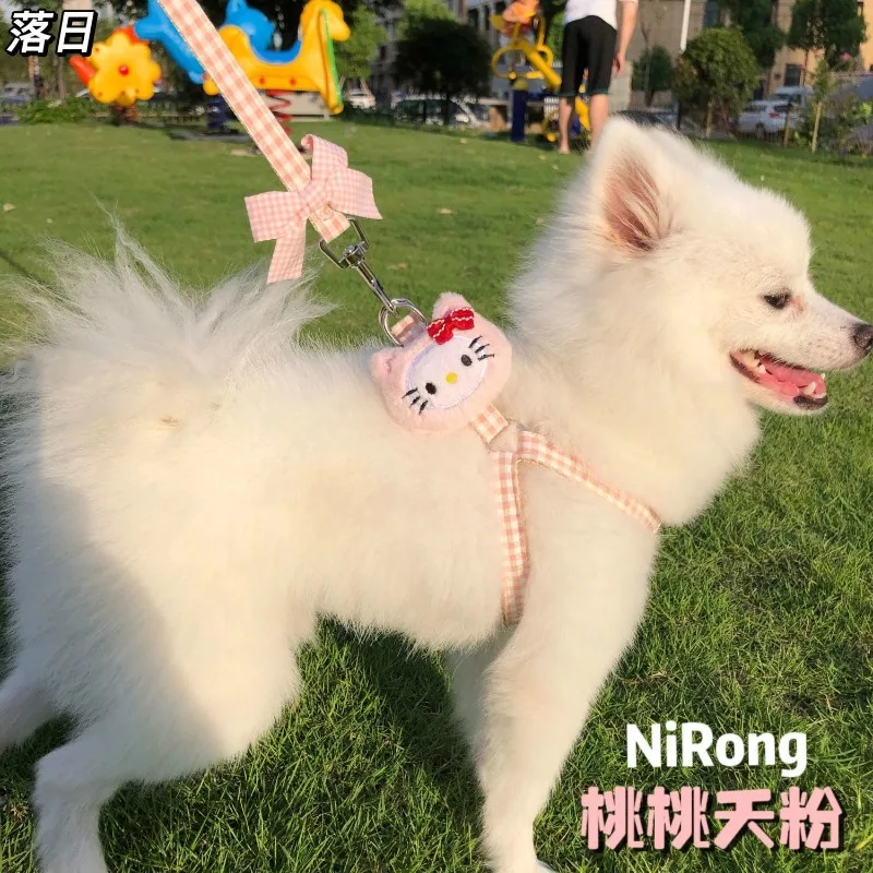 Hello Kitty retractable pet leash is a must-have for pets with good looks, comfort and anti-shedding when walking the dog out.