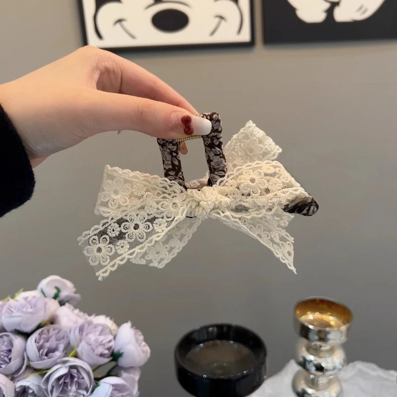 13cm Haifischklammer im französischen Retro-Stil mit floralen Spitzenbögen, süße Mädchen-Haarspange, sanfter Stil, Haarschmuck, Haarklauen, Haarklammern – Detail 5