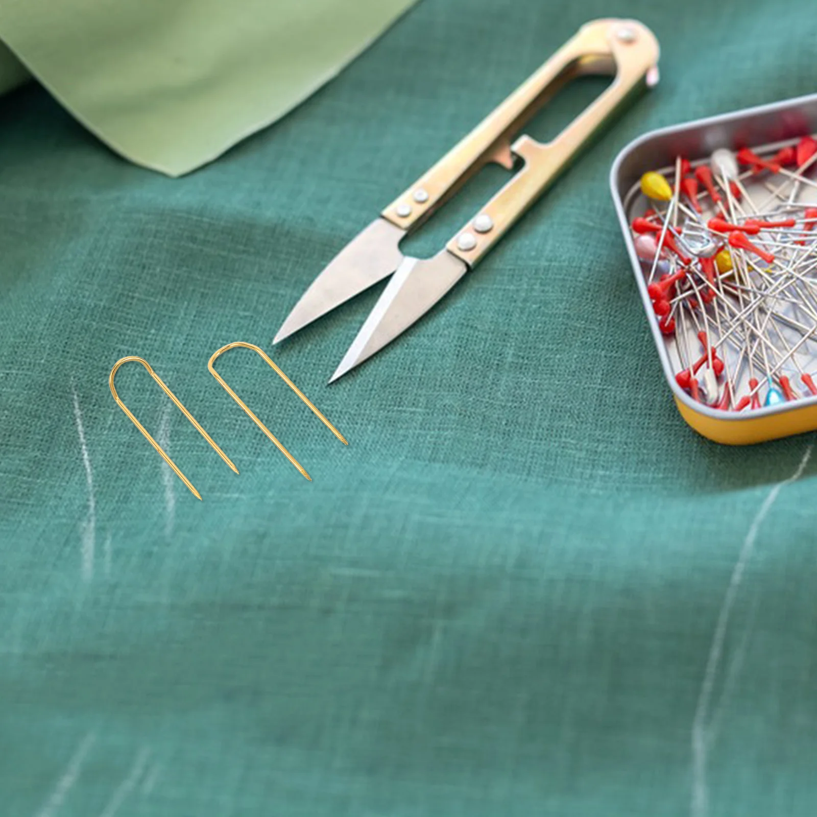 

100Pcs Decorative Pin Golden Double-Pointed U-Shaped Metal Craft Pins for Fabric Sewing Upholstery Quilting DIY Home Decoration