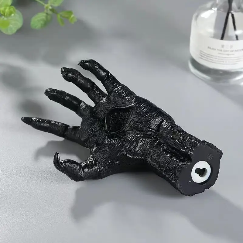 Gothic Witch's Hand Statues - Creative Resin Ornament, Aesthetic Wall Keys Hanging Rack, Bag Hangers, Wall Art Sculptures