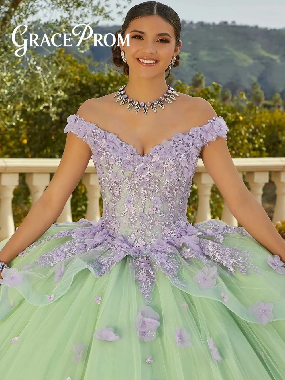 

Elegant Light Green Quinceanera Dress 2025 Charming Lavender Applique Party Dress Shiny 3D Flower Party Gown 16 Vestidos De 15 Q