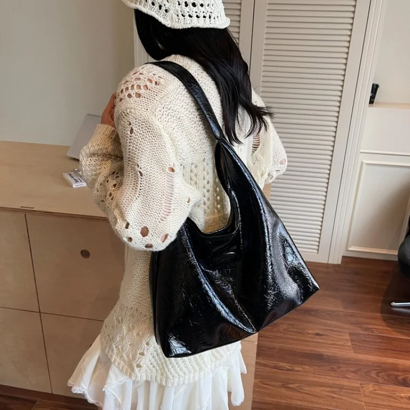 

Модная и простая женская сумка через плечо из мягкой кожи для повседневного повседневного использования и ошибок