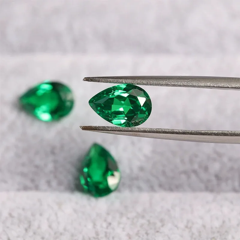1PCS Lab-Created Hydrothermal Emerald Columbian Color Pear Shaepd Faceted Loose GemstonesWith Inclusions & Abrasions Natural