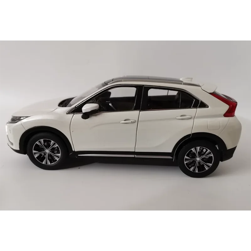 

Diecast 1: 18 Scale Original ECLIPSE CROSS High Simulation Alloy Vehicle Model Finished Automobile Souvenir Decoration Gift