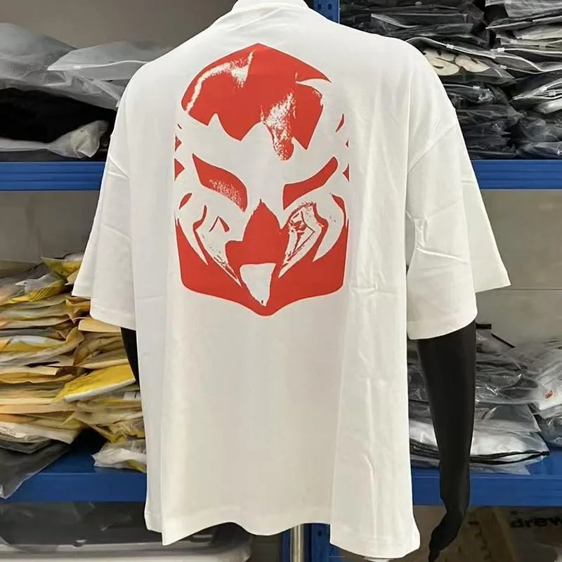 2026 Short Sleeve Chest Star Pattern Print Kanye West T Shirt Men Women Letter Printed Oversized Tshirts Red Mask Tops Tee