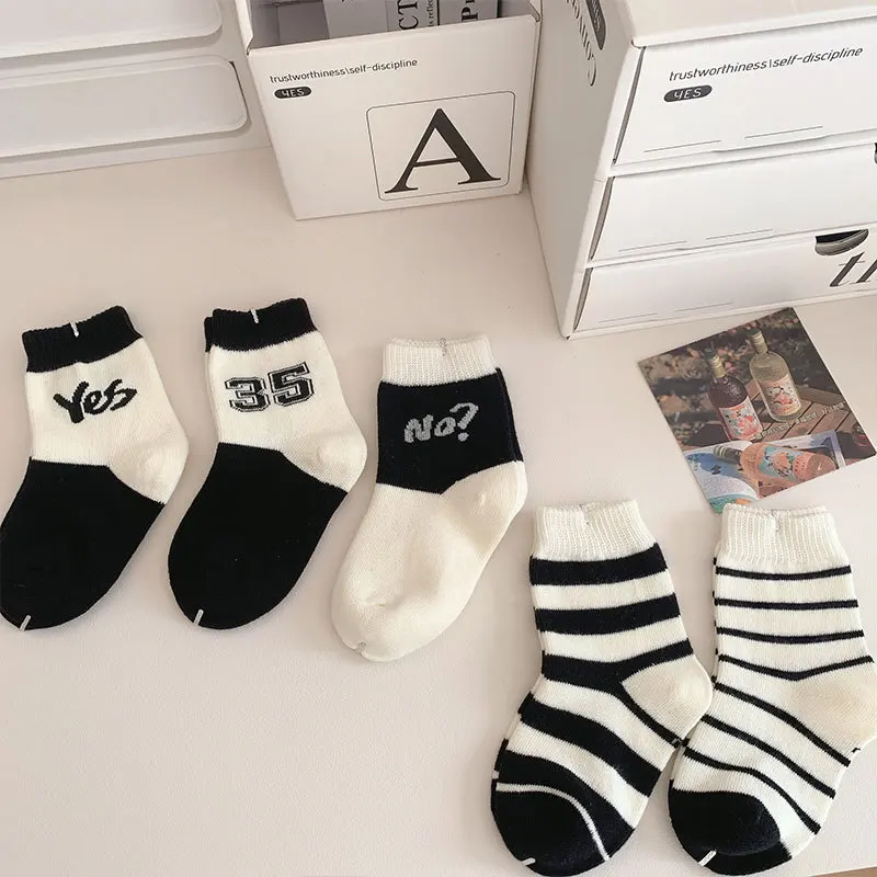 

Black White Stripe Baby Socks Fashion Letter Children Mid-Tube Sock Soft Breathable Toddler Cotton Socks 0-4Year Kids Footwear