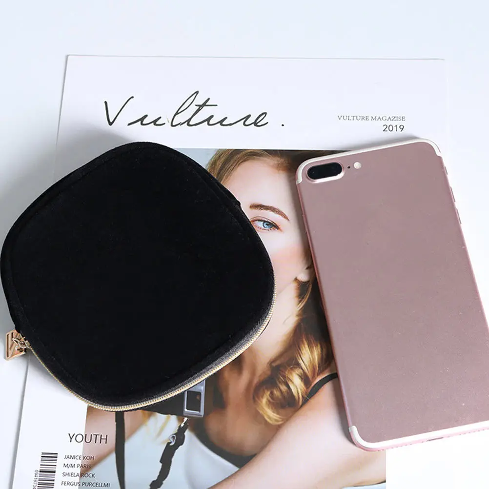 

1Pcs Mini Storage Pouch Exquisite Workmanship Corduroy Coin Bag for Women Fashionable Small Wallet with Zipper Interior